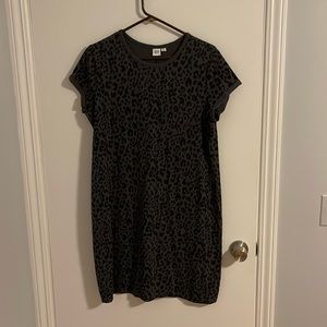 Large dark grey and black cheetah print t-shirt dress. NWT from GAP